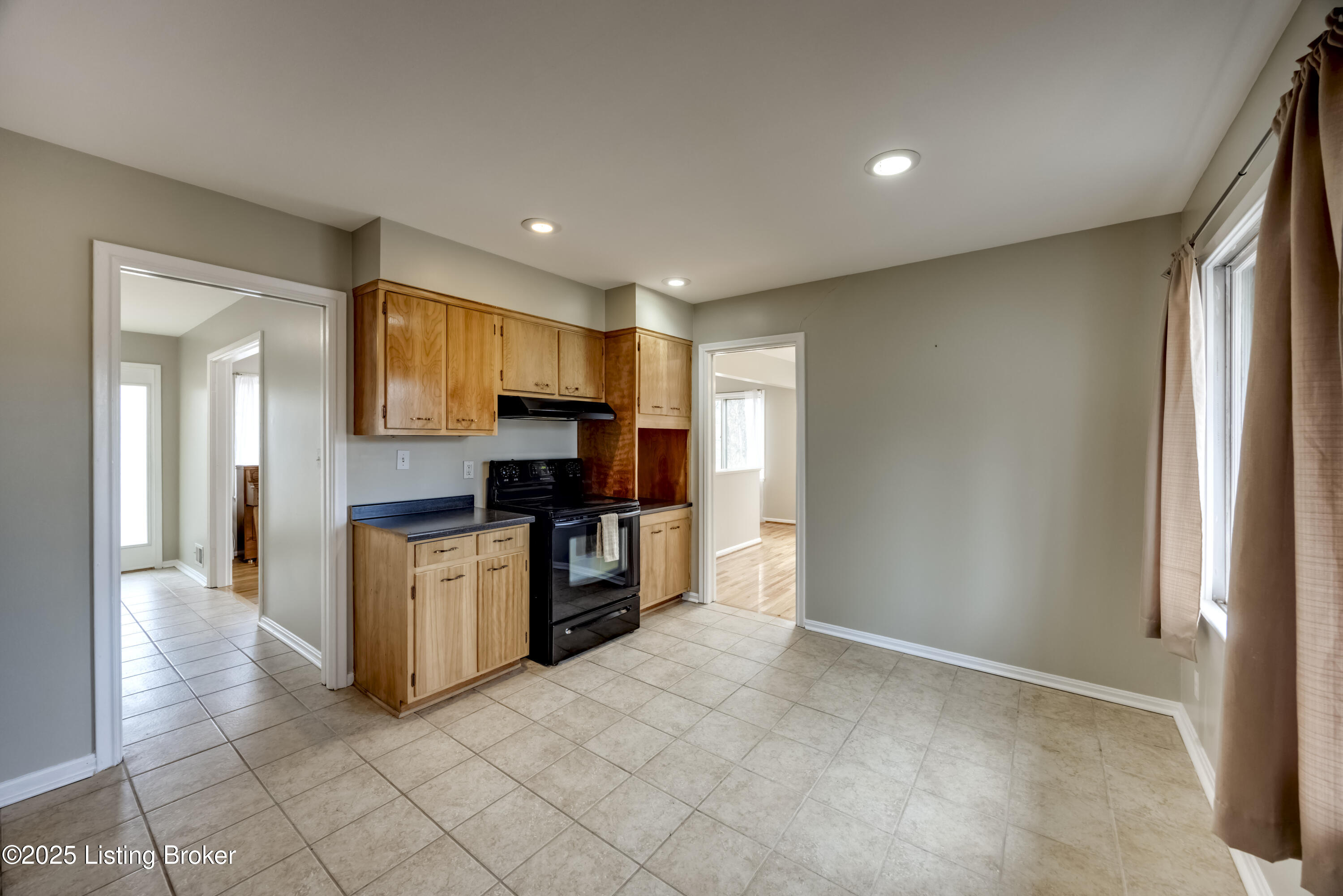 609 Wilderness Road Louisville, KY 40214 - Photo 21 of 65 2Y0A6450-A