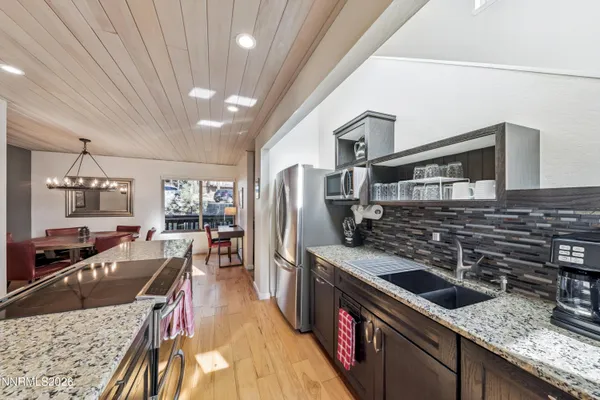$998,700 | 133 Holly Lane, Stateline, NV 89449