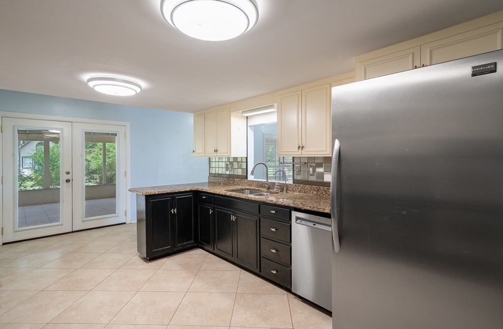 208 Front Street Comfort, TX 78013 - Photo 11 of 47 Kitchen