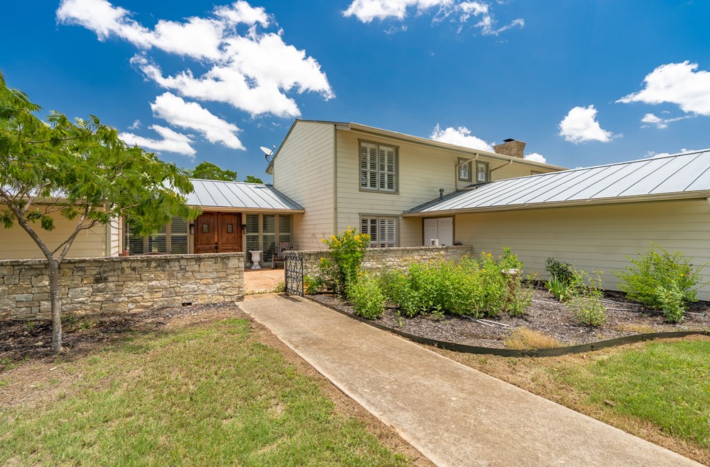 208 Front Street Comfort, TX 78013 - Photo 2 of 47 FRONT