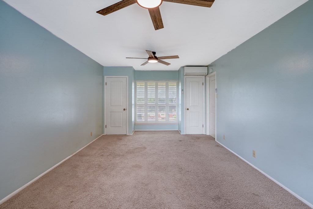 208 Front Street Comfort, TX 78013 - Photo 29 of 47 Upstairs left Side Bedroom