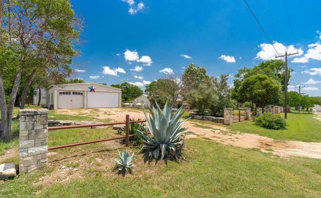 208 Front Street Comfort, TX 78013 - Photo 3 of 47 Left side of home