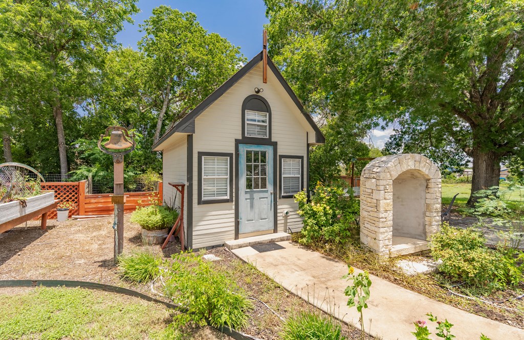 208 Front Street Comfort, TX 78013 - Photo 40 of 47 Exterior chapel
