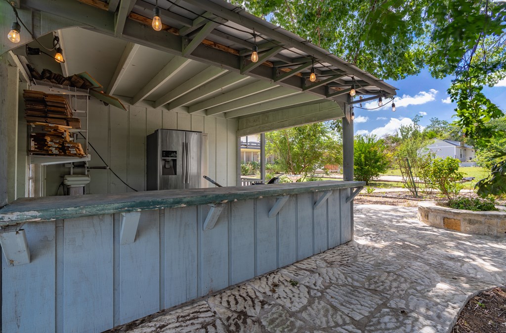 208 Front Street Comfort, TX 78013 - Photo 42 of 47 Covered area off she shed