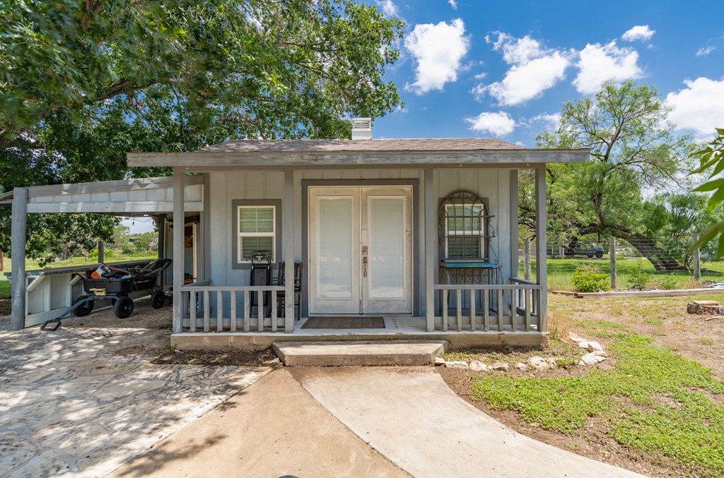 208 Front Street Comfort, TX 78013 - Photo 43 of 47 She Shed exterior