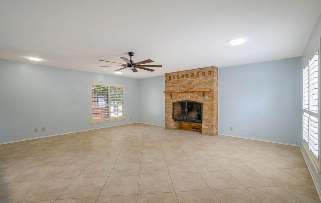 208 Front Street Comfort, TX 78013 - Photo 10 of 47 Living Room With Fire Place