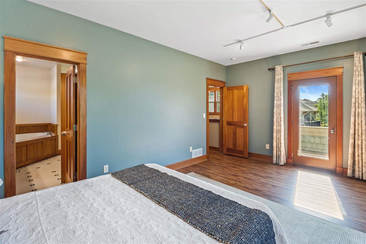1089 Foster Road Iowa City, IA 52245 - Photo 21 of 41 Gallery Image 21
