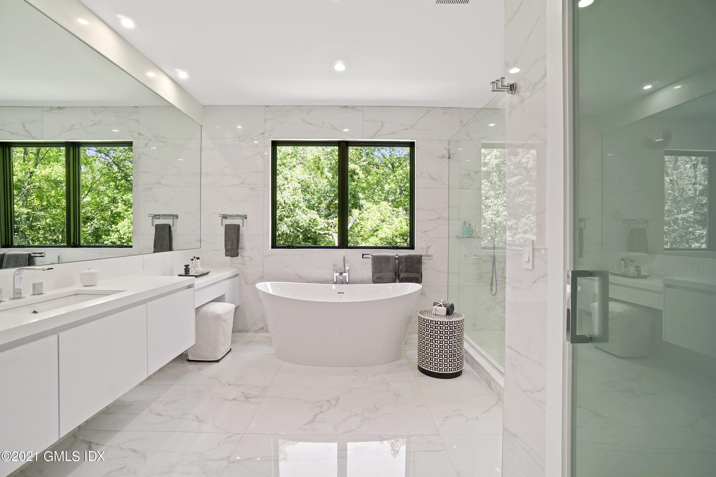 123 Dingletown Road Greenwich, CT 06830 - Photo 26 of 51 Primary Bath