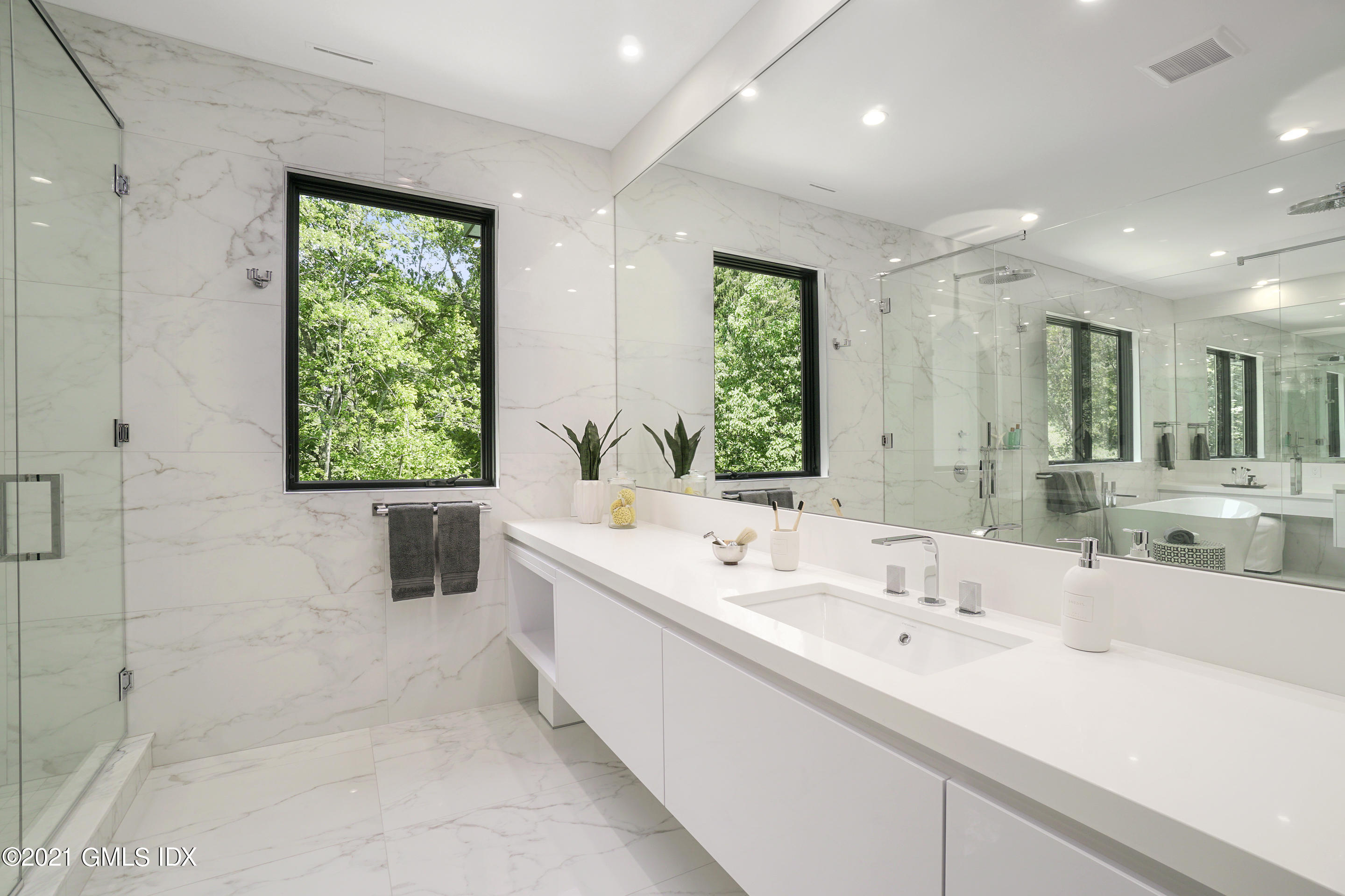 123 Dingletown Road Greenwich, CT 06830 - Photo 27 of 51 2nd Primary Bath