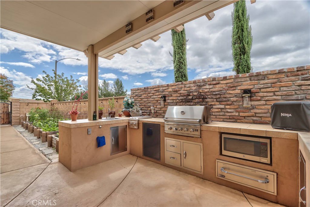 41249 St Croix Temecula, CA 92591 - Photo 4 of 75