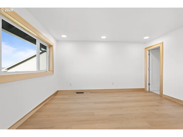 $699,000 | 383 Ridgecrest Drive, Roseburg, OR 97471