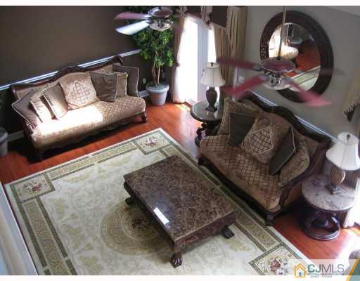 4 Mindy Road Edison, NJ 08820 - Photo 5 of 10 Gallery Image 5