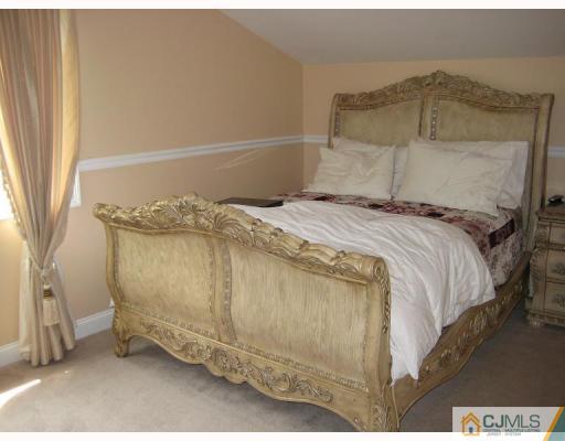 4 Mindy Road Edison, NJ 08820 - Photo 7 of 10 Gallery Image 7