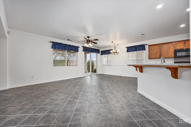 $425,000 | Undisclosed Address, Bakersfield, CA 93312