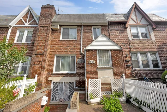 $998,000 | 80-04 Cowles Court | Middle Village