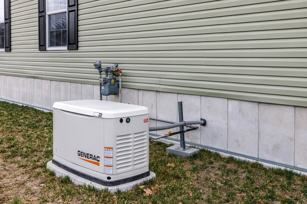 102 Topaz Terrace Gardner, MA 01440 - Photo 16 of 20 a bathroom with a sink and mirror