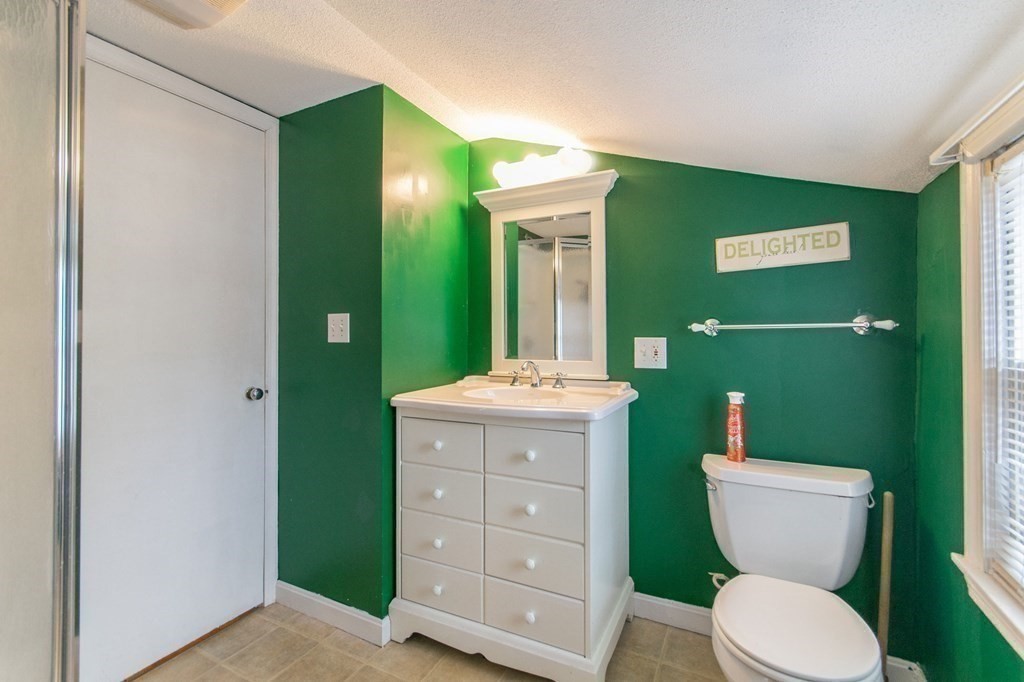 116 Wheeler Avenue Springfield, MA 01118 - Photo 23 of 36