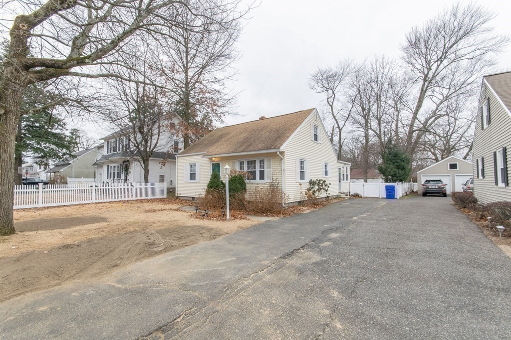 116 Wheeler Avenue Springfield, MA 01118 - Photo 27 of 36