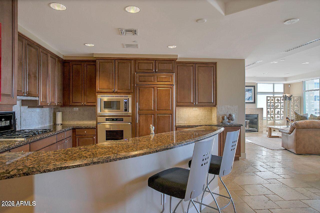 2211 East Camelback Road, Unit 604 Phoenix, AZ 85016 - Photo 4 of 53 4