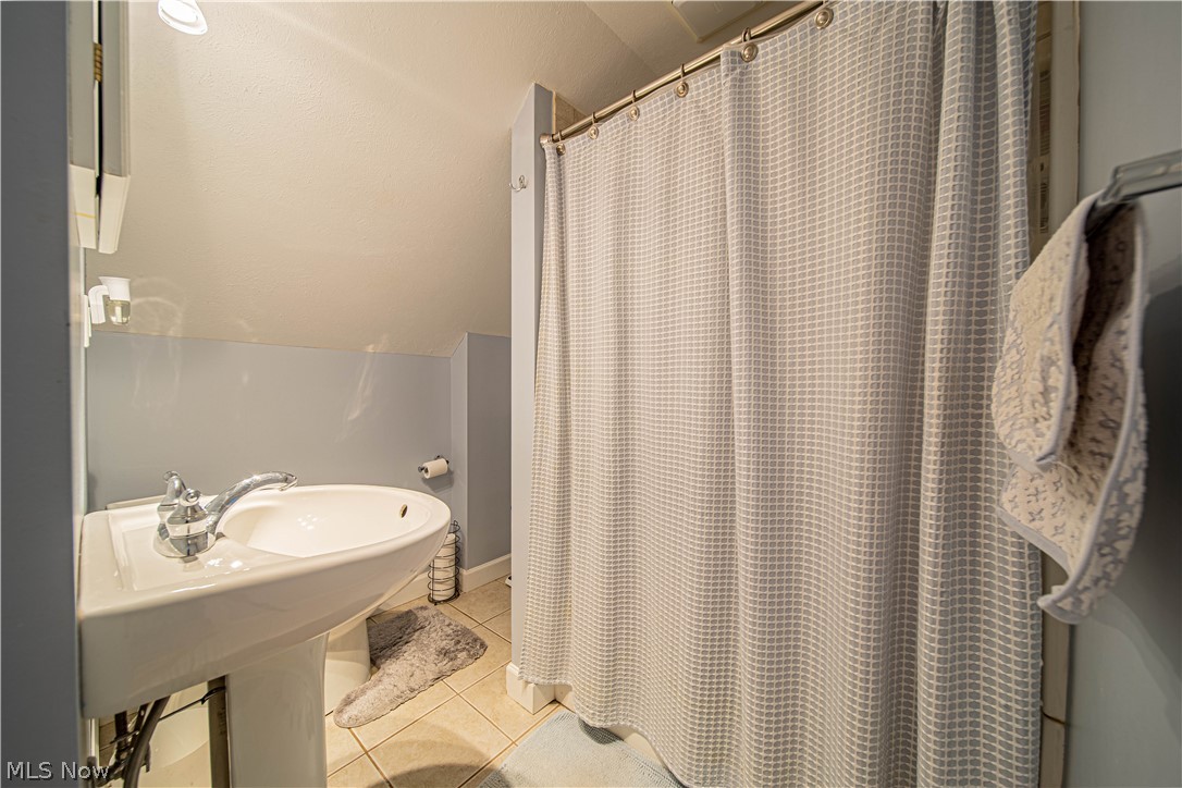 1697 Mapledale Road Wickliffe, OH 44092 - Photo 18 of 34 Gallery Image 18