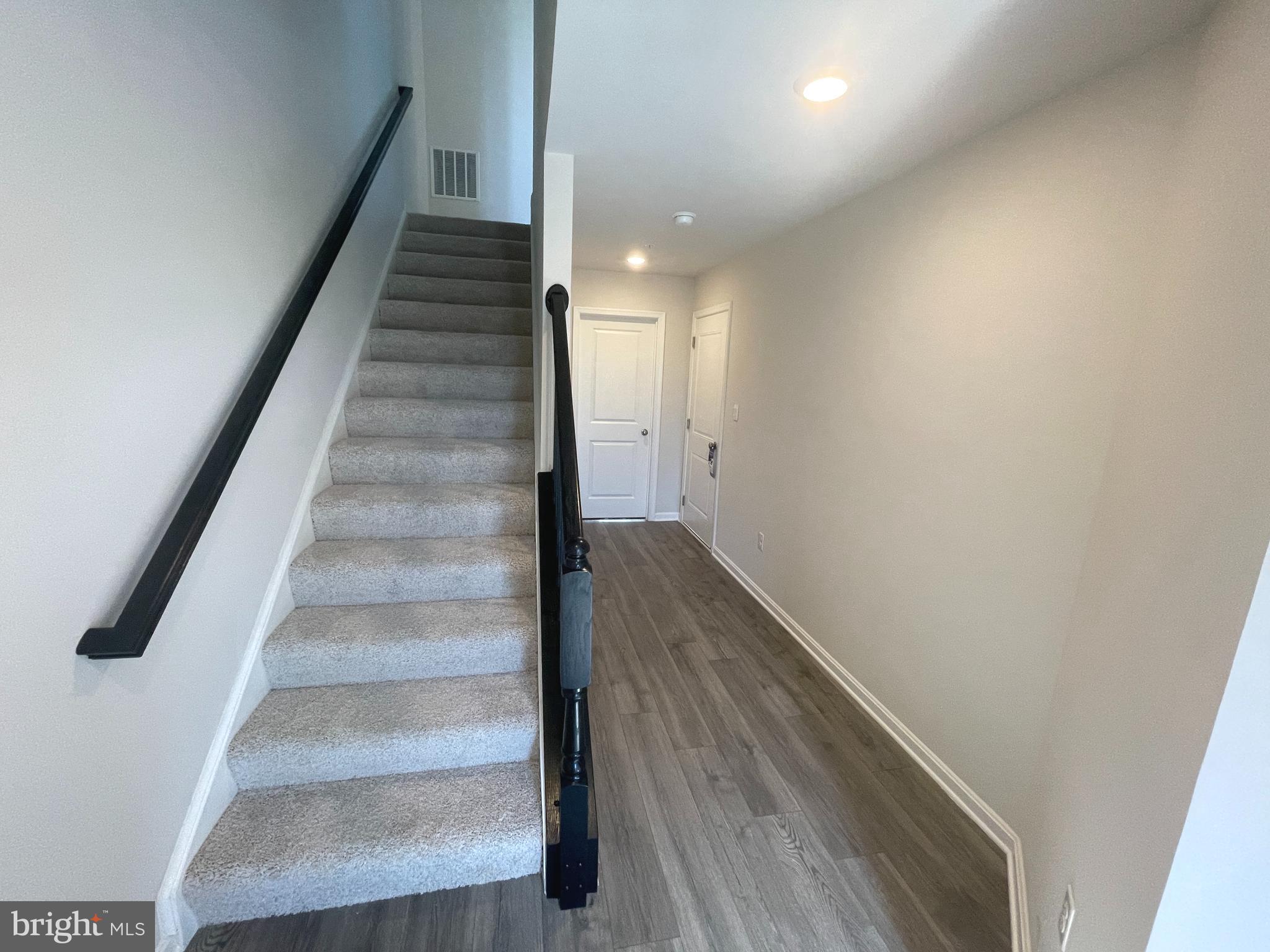 26 Axios Way Rosedale, MD 21237 - Photo 3 of 51 Foyer