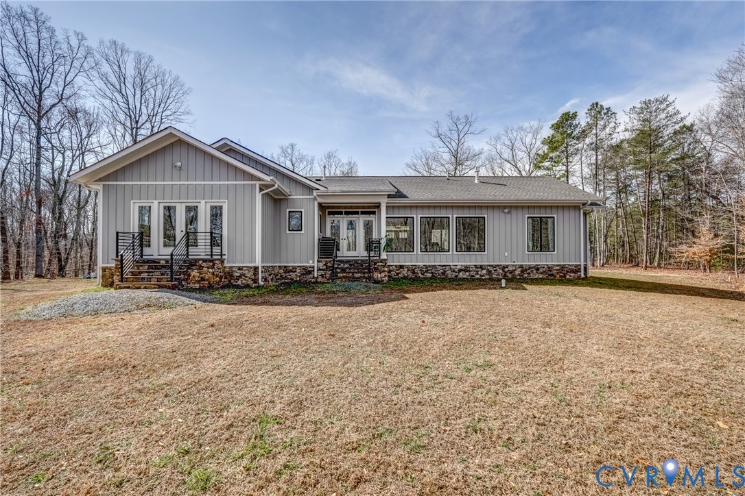 33051 Walnut Grove Farm Lane Hanover, VA 23069 - Photo 7 of 76 front view of a house with a yard