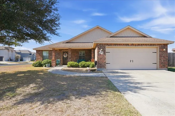 $425,000 | 3721 Lake Hawkins, Robstown, TX 78380