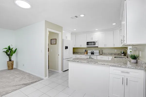 $1,950 | 2306 Lancaster Drive, Unit 2306, Sun City Center, FL 33573