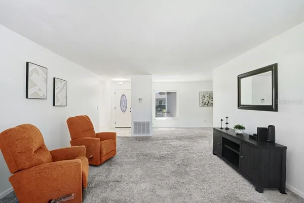 $1,950 | 2306 Lancaster Drive, Unit 2306, Sun City Center, FL 33573