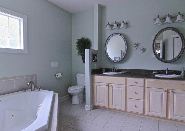 47 Richmond Road Foxfire, NC 27281 - Photo 18 of 23 47 Richmond Master Bath
