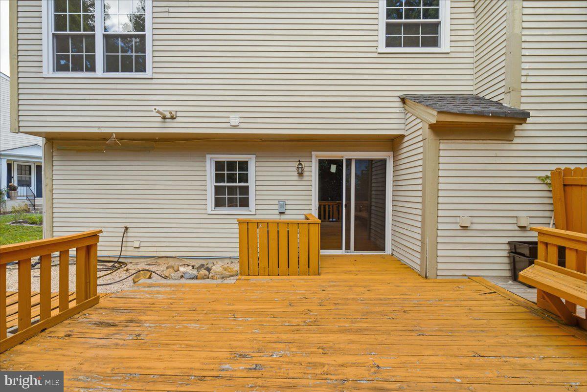 10598 Reed's Landing Circle Burke, VA 22015 - Photo 33 of 37