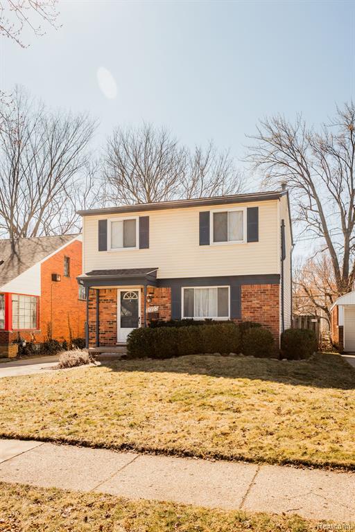 2023 Hampton Road Grosse Pointe Woods, MI 48236 - Photo 3 of 33