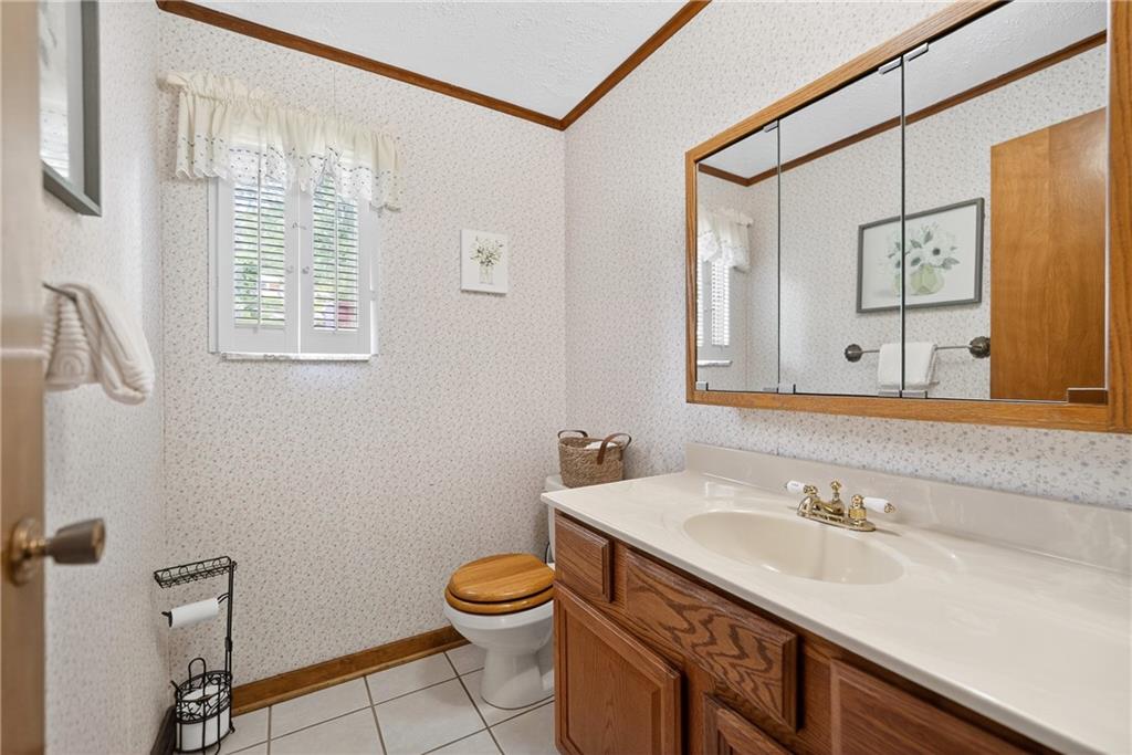 5 Saw Mill Road Finleyville, PA 15332 - Photo 24 of 47 POWDER ROOM