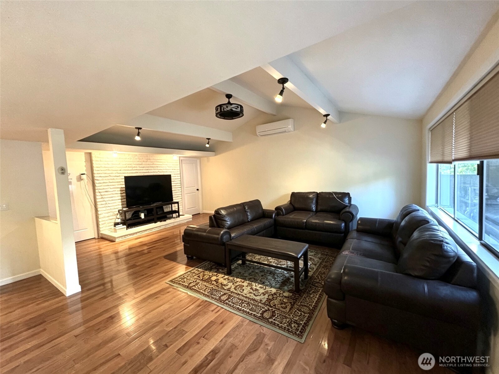 1836 Northeast 16th Street Renton, WA 98056 - Photo 8 of 24 Gallery Image 8