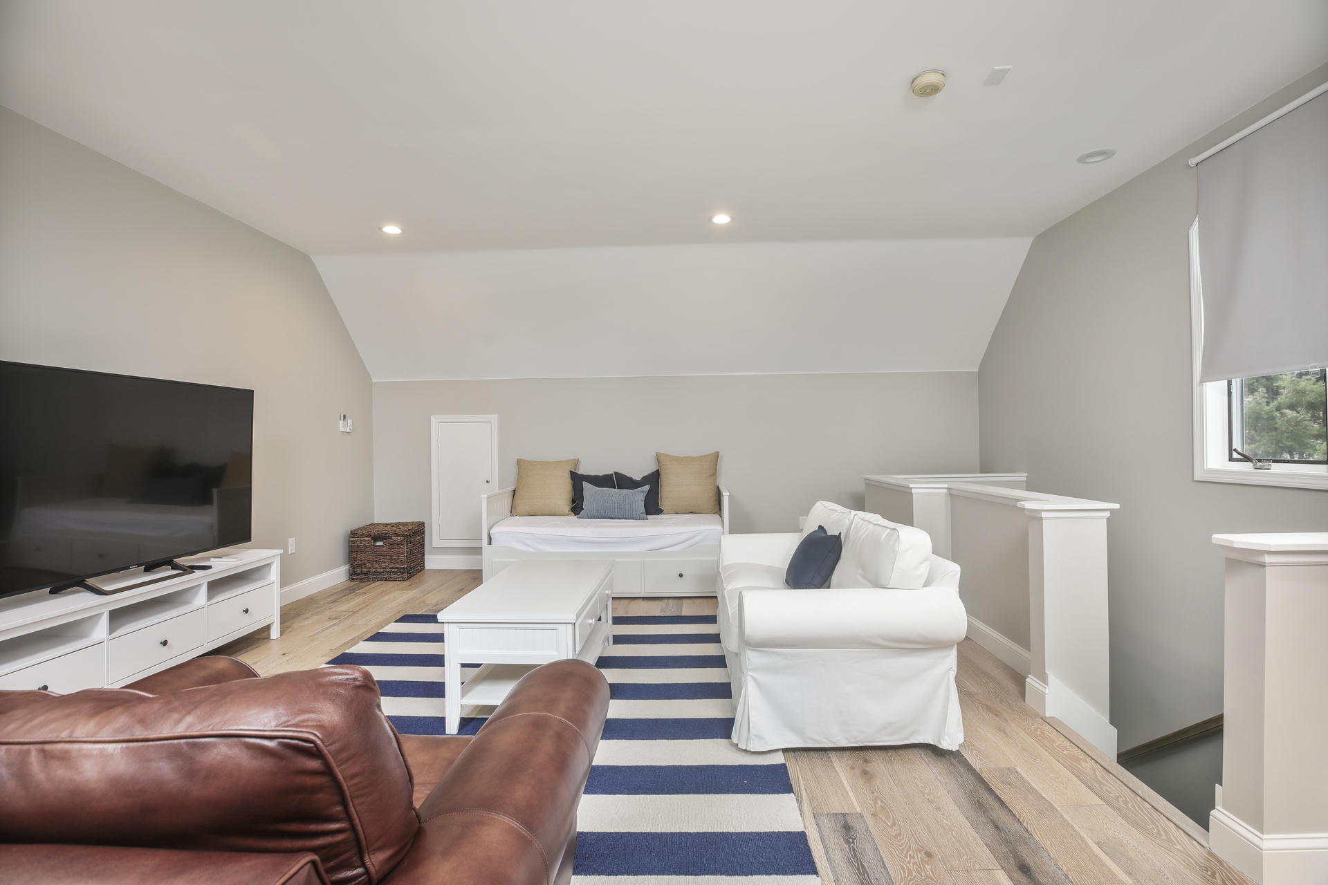 239 Sea Road, Unit 33 Kennebunk, ME 04043 - Photo 23 of 29 Family Room