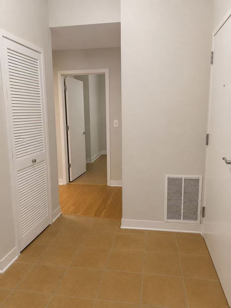 767 West 15th Street, Unit 308 Chicago, IL 60607 - Photo 18 of 31 Gallery Image 18