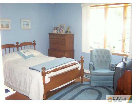 30 Ferris Road Edison, NJ 08817 - Photo 3 of 6