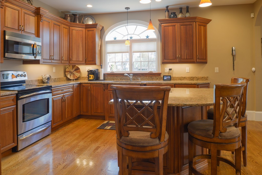 11 Stearns Street Swampscott, MA 01907 - Photo 13 of 26