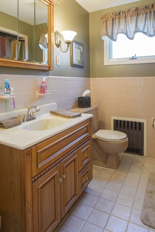 11 Stearns Street Swampscott, MA 01907 - Photo 19 of 26