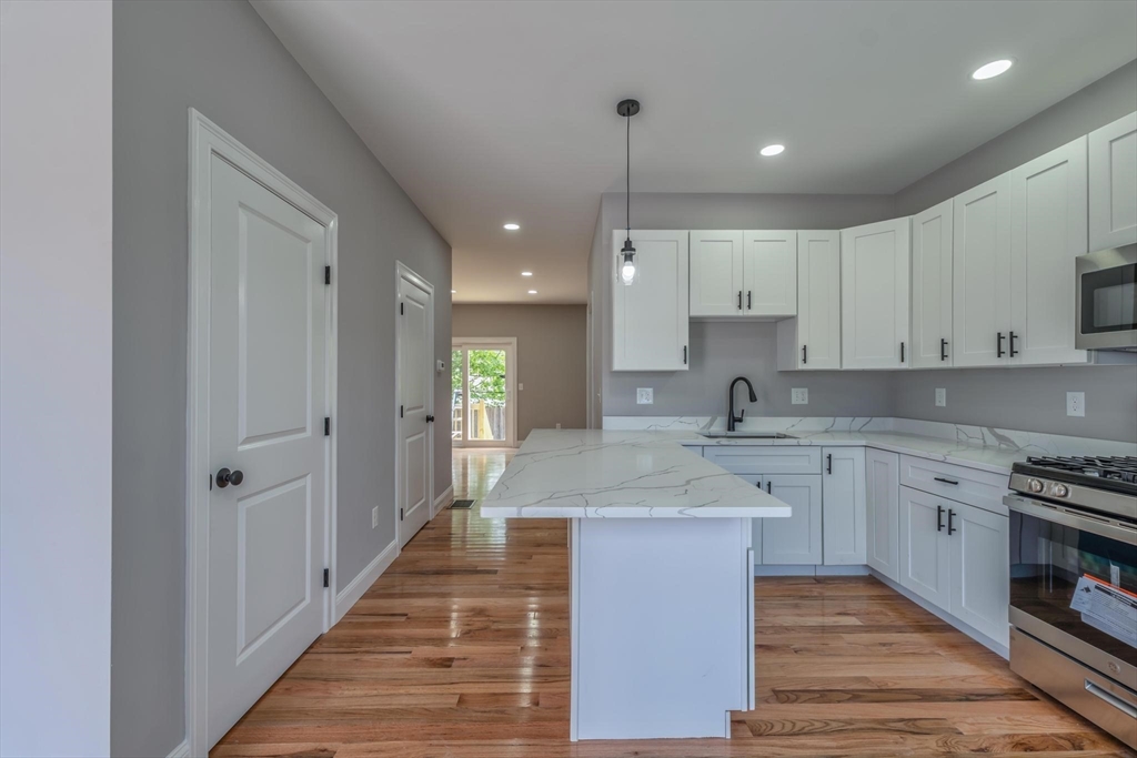 364 High Street Fall River, MA 02720 - Photo 6 of 34