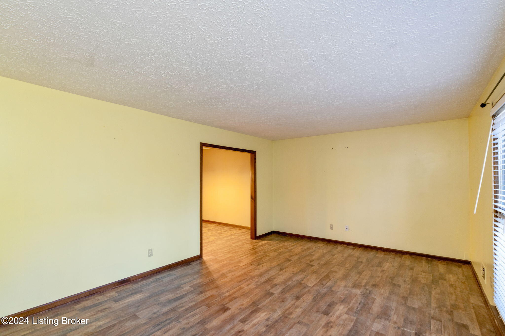 6903 Deep Spring Court Louisville, KY 40228 - Photo 6 of 51 6903 Deep Spring Ct-3