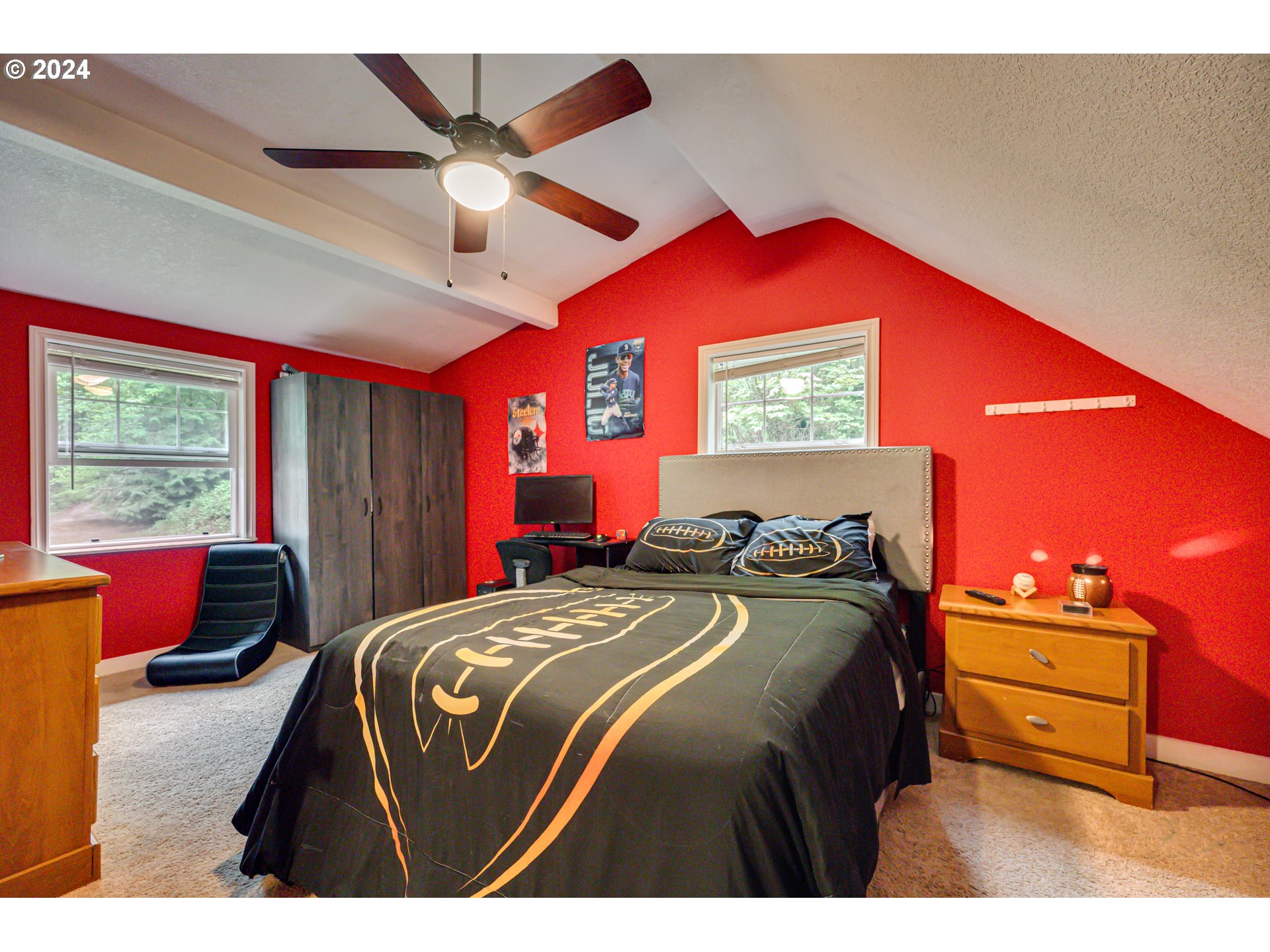 631 Clark Creek Road Longview, WA 98632 - Photo 21 of 40 a bedroom with a bed and window