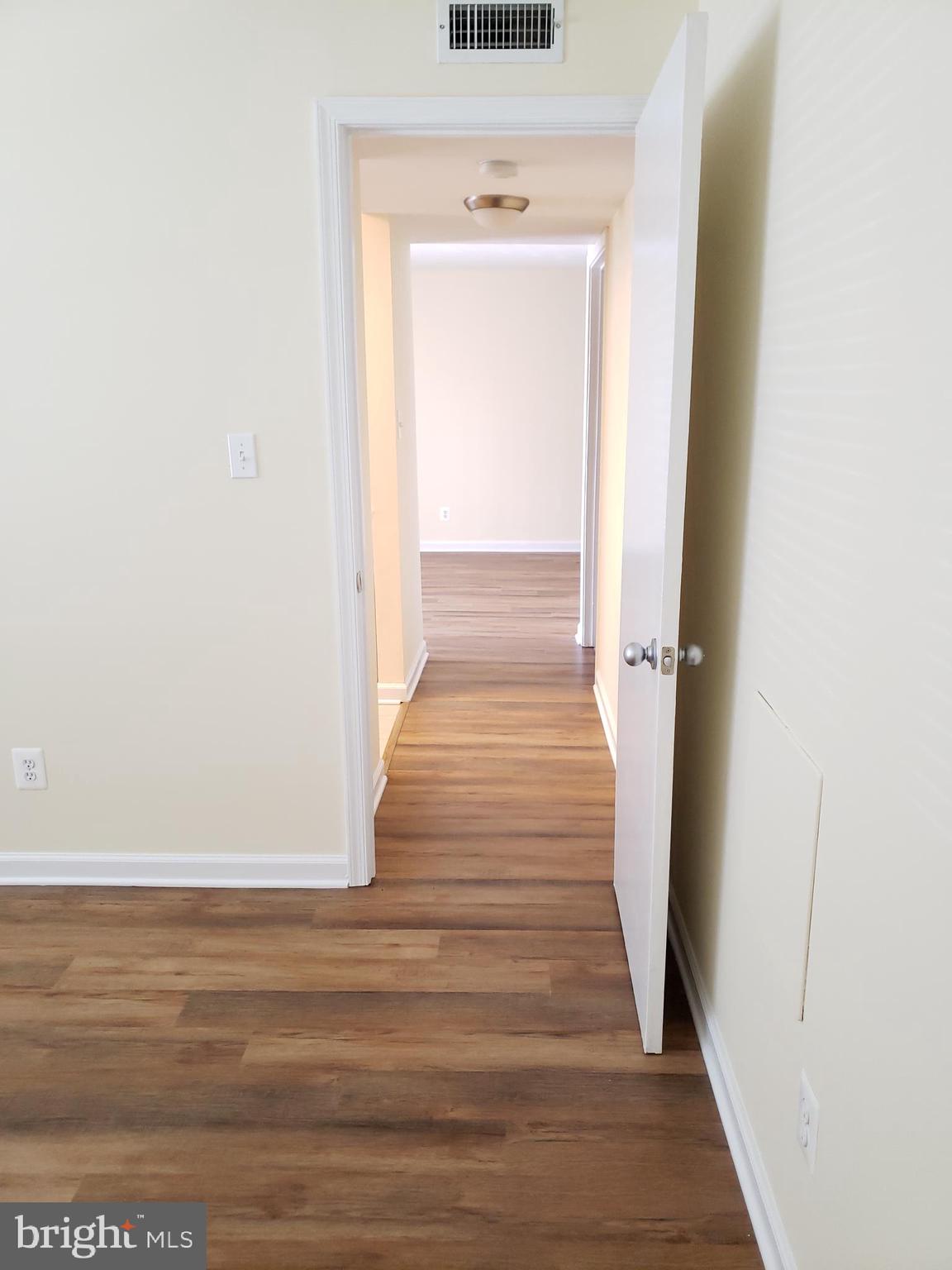 1706 Ascot Way, Unit B Reston, VA 20190 - Photo 15 of 31 Hallway