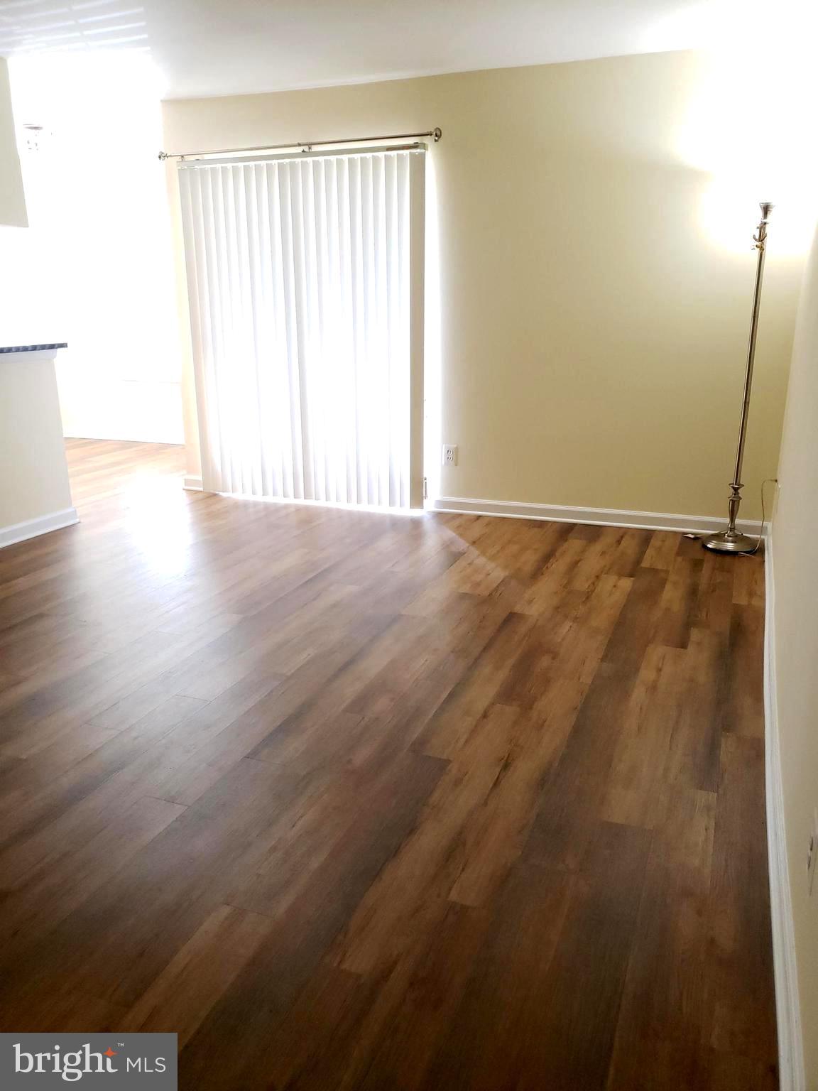 1706 Ascot Way, Unit B Reston, VA 20190 - Photo 4 of 31 Living room
