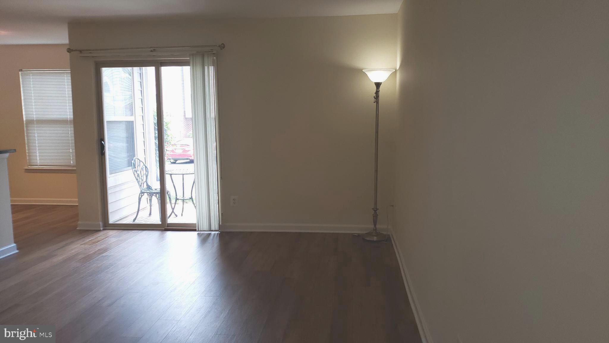 1706 Ascot Way, Unit B Reston, VA 20190 - Photo 5 of 31 Living room