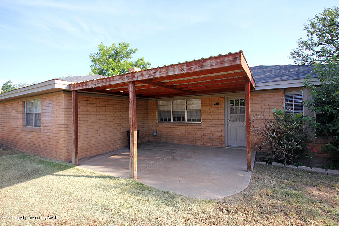7203 Elmhurst Road Amarillo, TX 79106 - Photo 28 of 30 a house view with a outdoor space