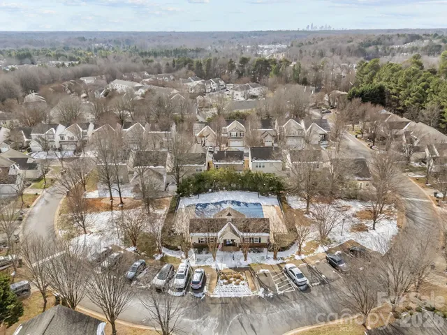 $325,000 | 4721 David Cox Road, Charlotte, NC 28269