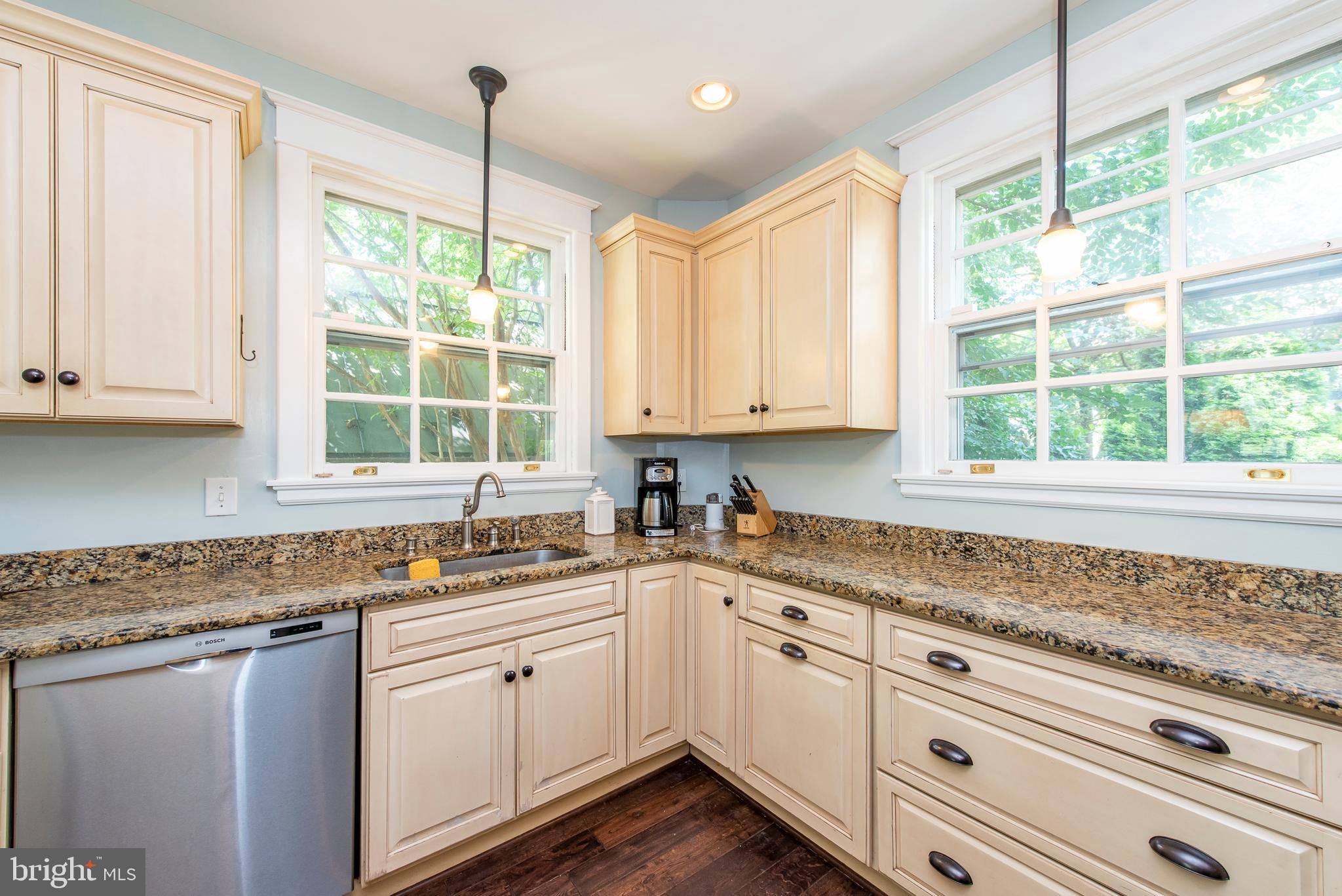 609 Stoneleigh Road Baltimore, MD 21212 - Photo 19 of 46 Kitchen