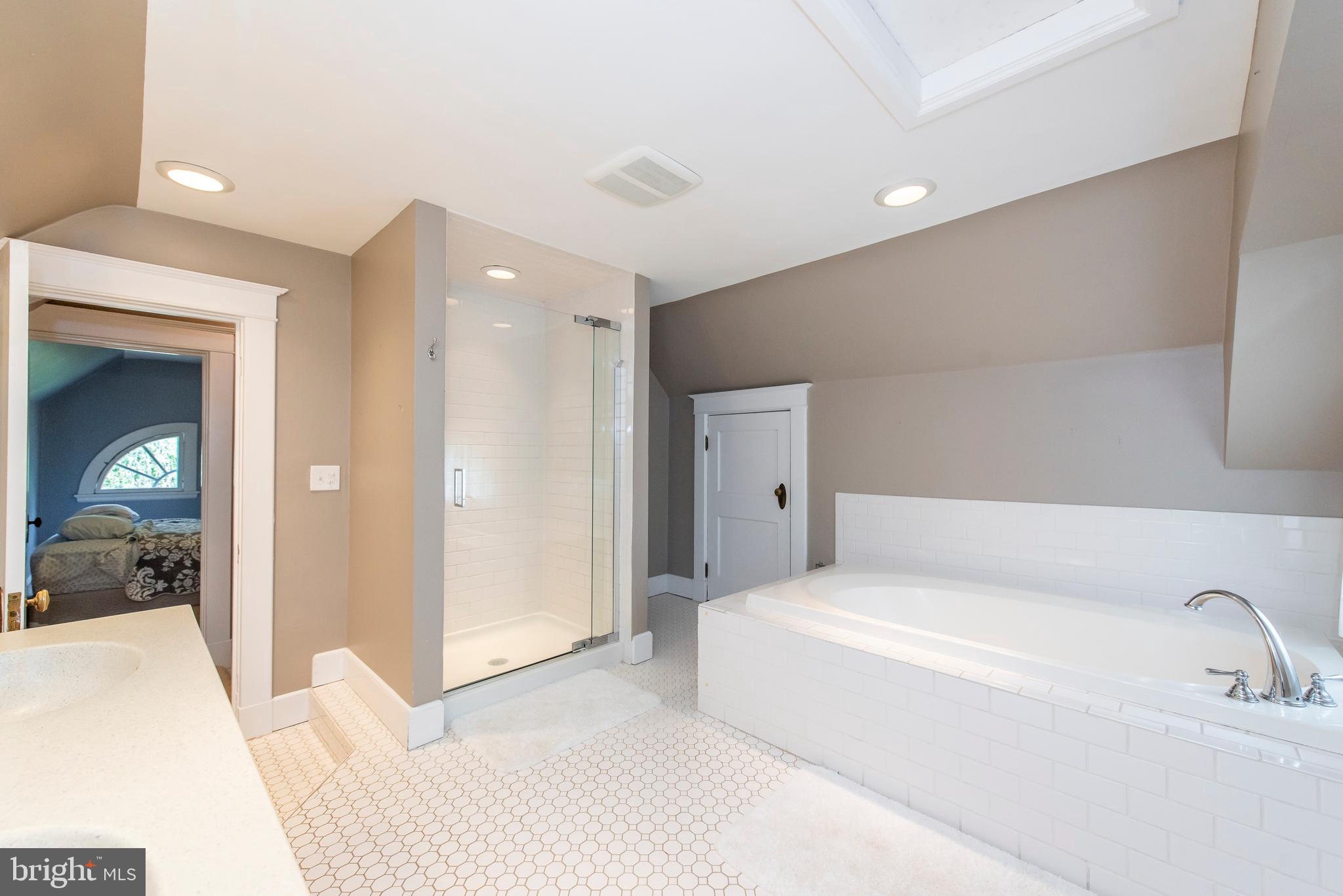 609 Stoneleigh Road Baltimore, MD 21212 - Photo 27 of 46 Master Bathroom