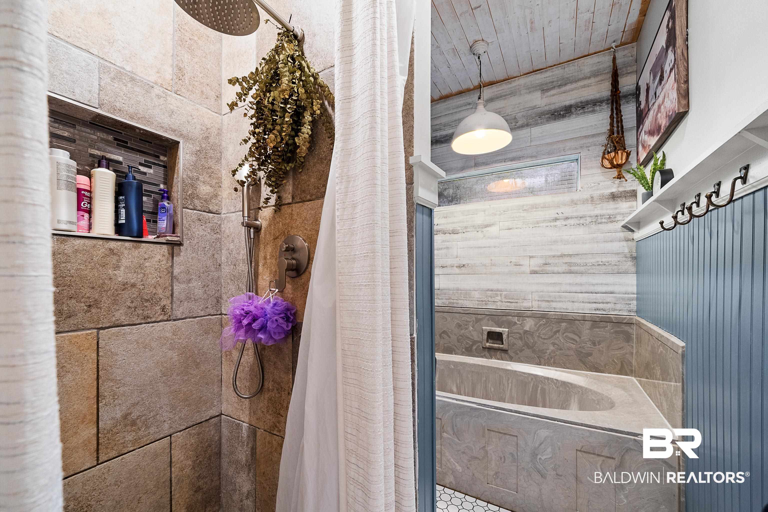 619 Ridgewood Drive Daphne, AL 36526 - Photo 15 of 47 Primary Bath